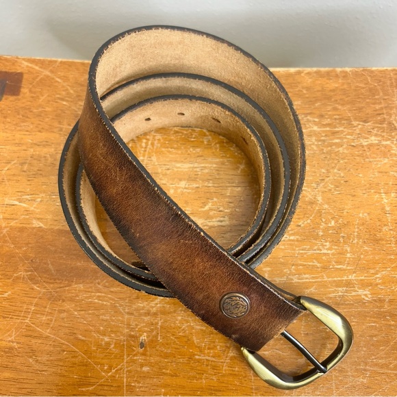 Vintage Brown Leather Belt Gold Buckle Emblem Rustic Western Boho Mens 41/42” - Picture 2 of 11